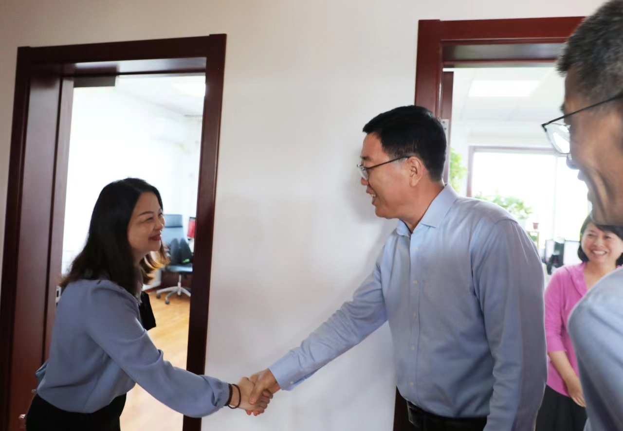 杜江副部长调研中国旅游报社