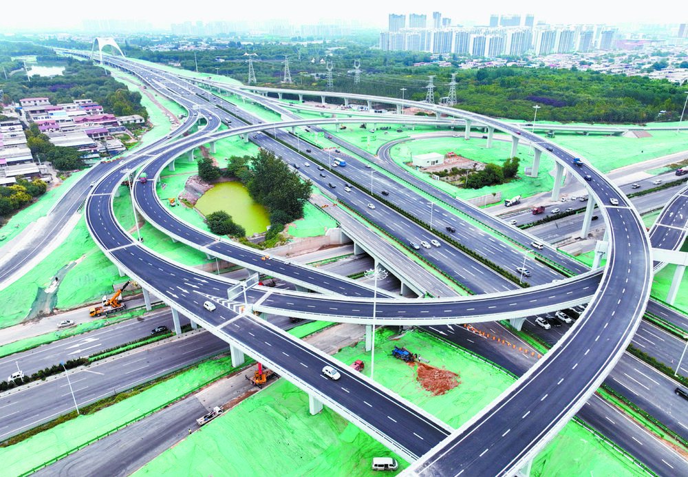 图为9月28日拍摄的复兴大街南三环互通立交和泊水公园特大桥.