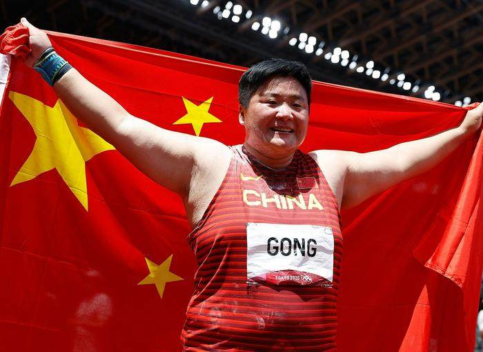 2021年8月1日,巩立姣在东京奥运会上庆祝胜利.新华社记者王丽莉摄