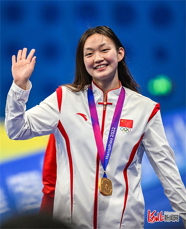 9月29日,在杭州亚运会女子800米自由泳决赛中,河北运动员李冰洁夺得