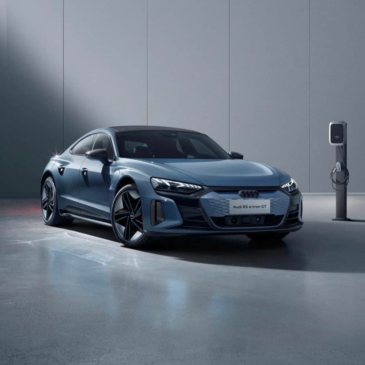 奥迪RS e-tron GT指导价下调22.1万