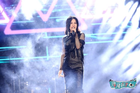 何炅谢霆锋惊喜祝福13快男团综《浔风赤子心》热烈收官|快男_新浪财经