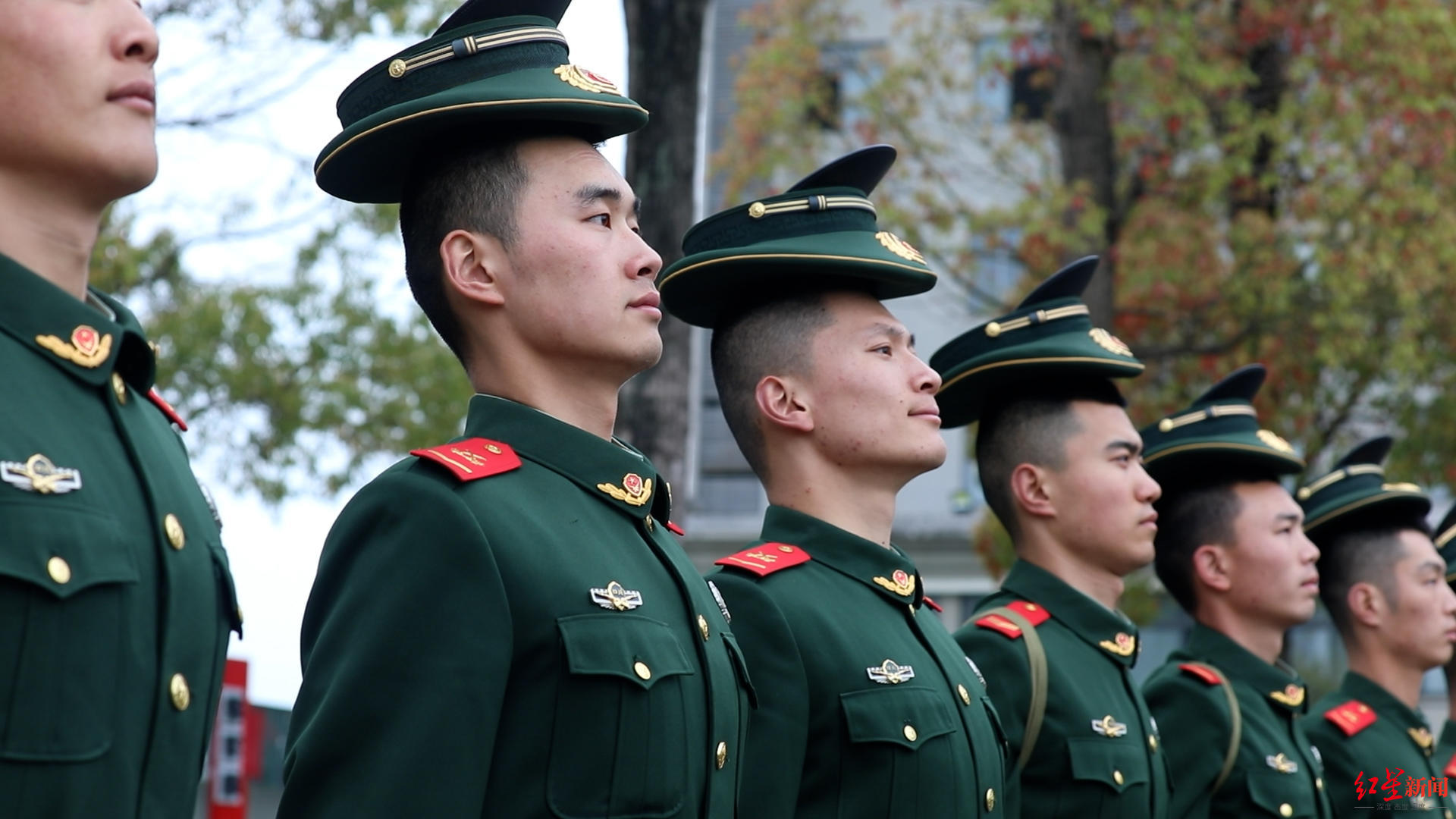 "蓉城国旗护卫队"在训练中