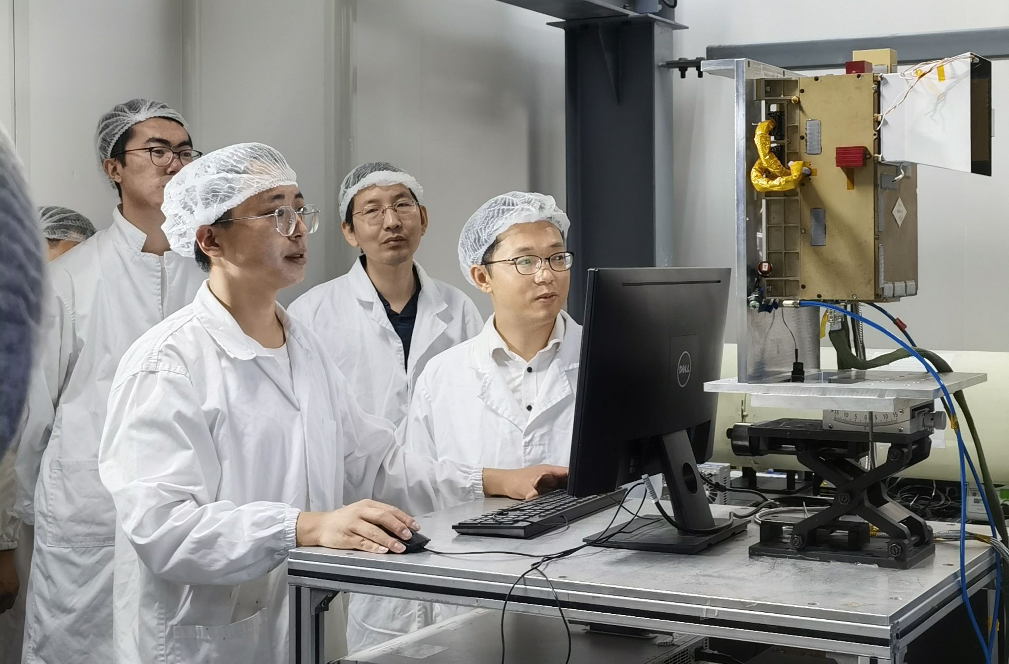 嫦娥激光三维敏感器工程样机测试。  本文图片 中国科学院上海技术物理研究所 