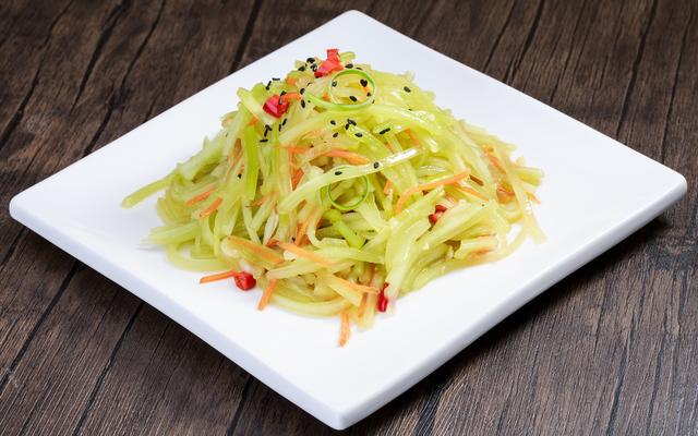 美食diy丨假期清脆爽口的拌莴笋丝来一盘|食盐_新浪财经_新浪网