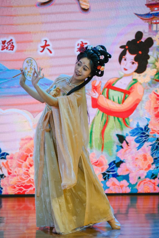 赏华服佳人 观国风舞乐 长春青年汉服国风舞蹈大赛精彩纷呈_新浪财经