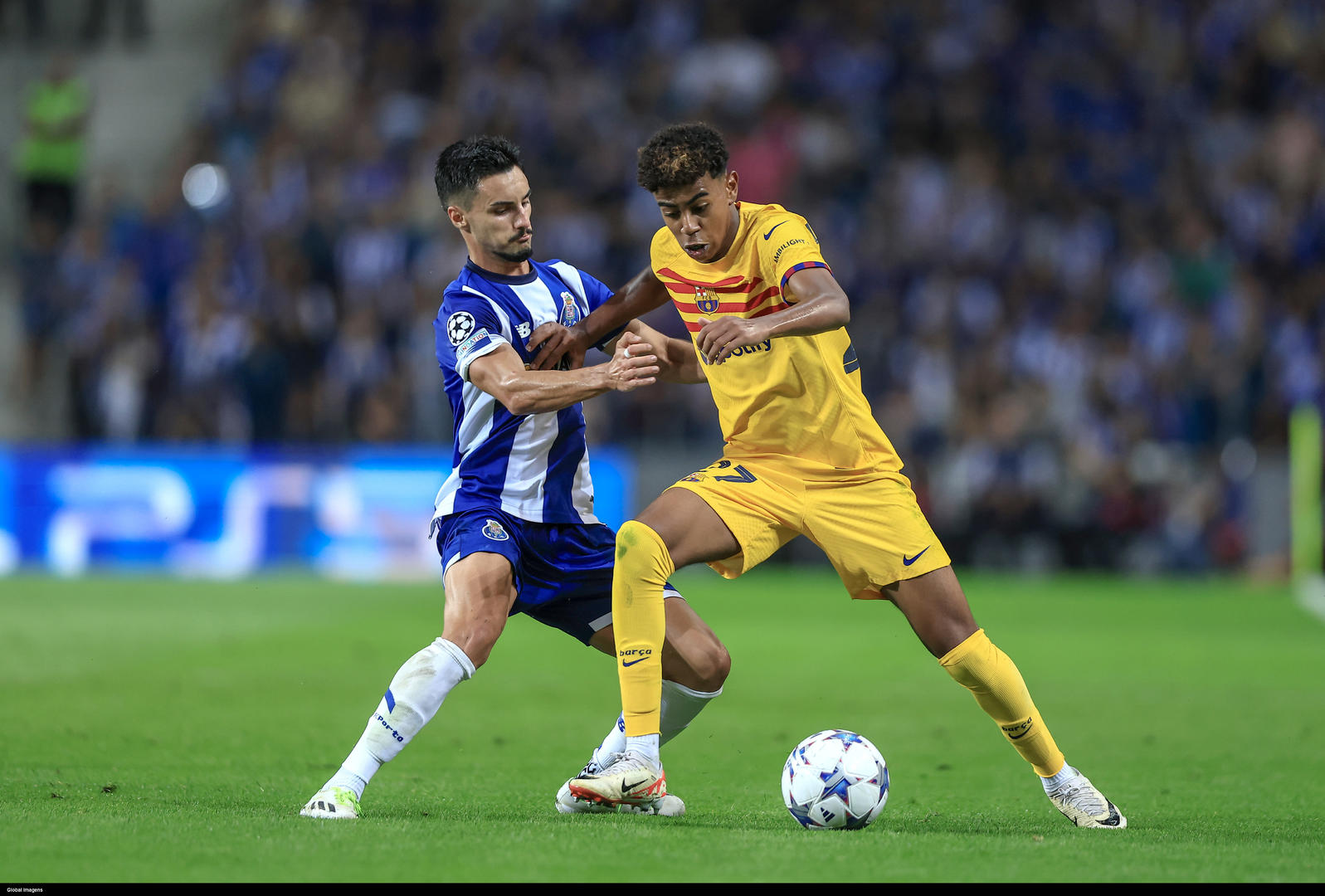 亚马尔带球突破 图据ic photo