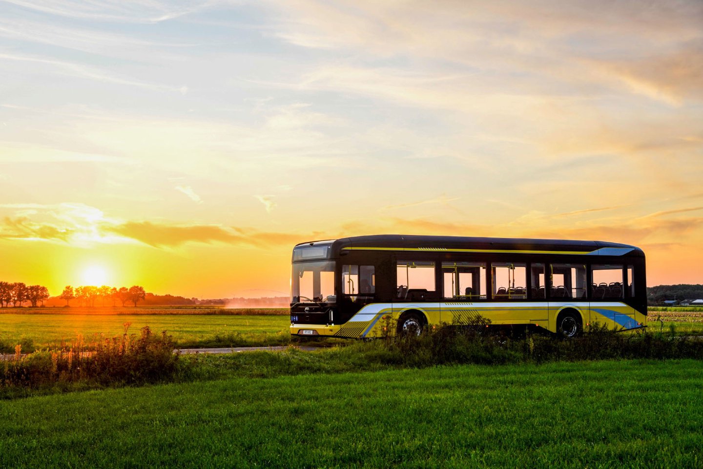 比亚迪两款全新纯电动巴士亮相比利时世界客车博览会