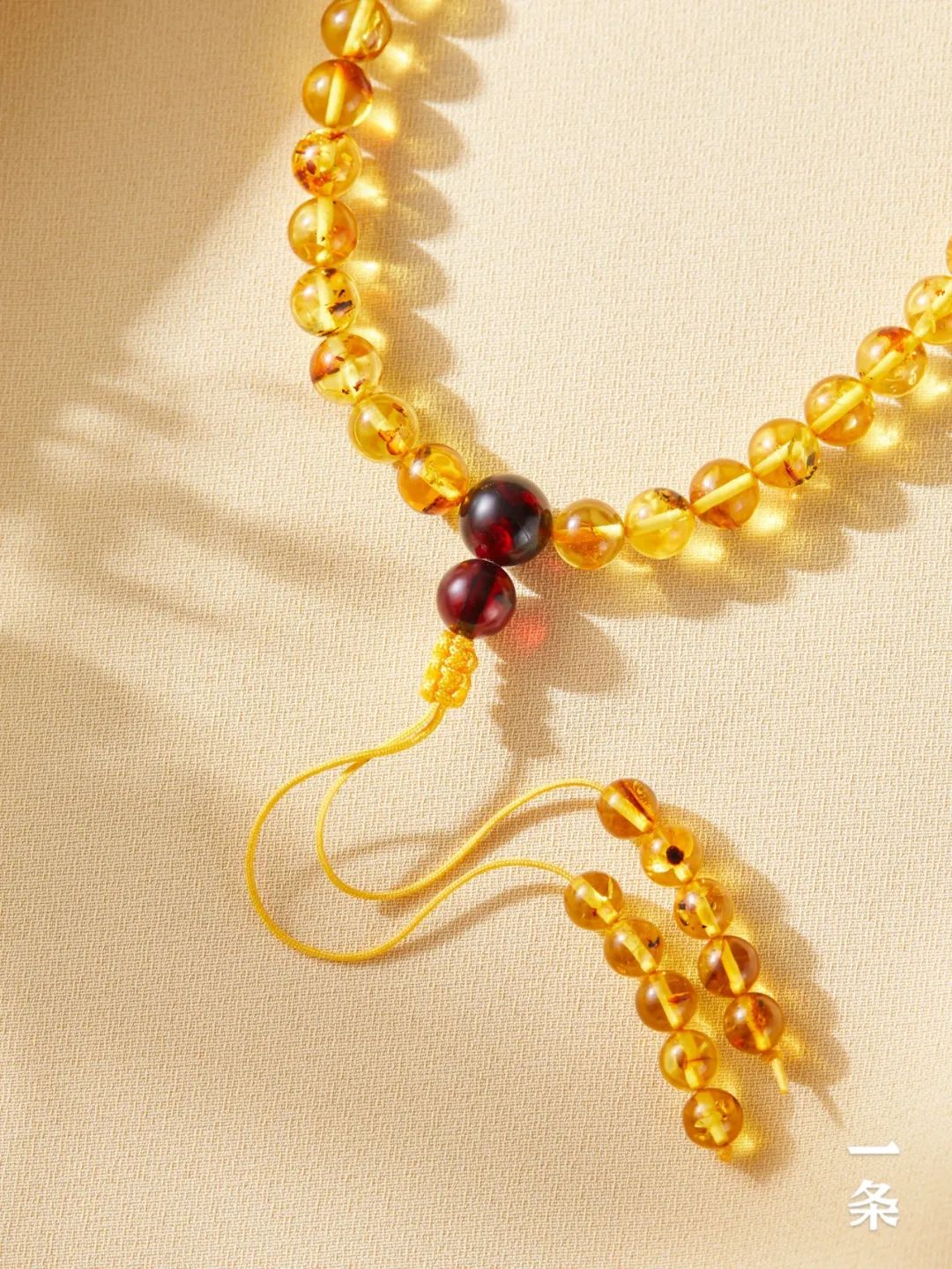 天然净水级金花珀,金黄浓郁,高透澄澈,天然"爆花"纹|琥珀_新浪财经