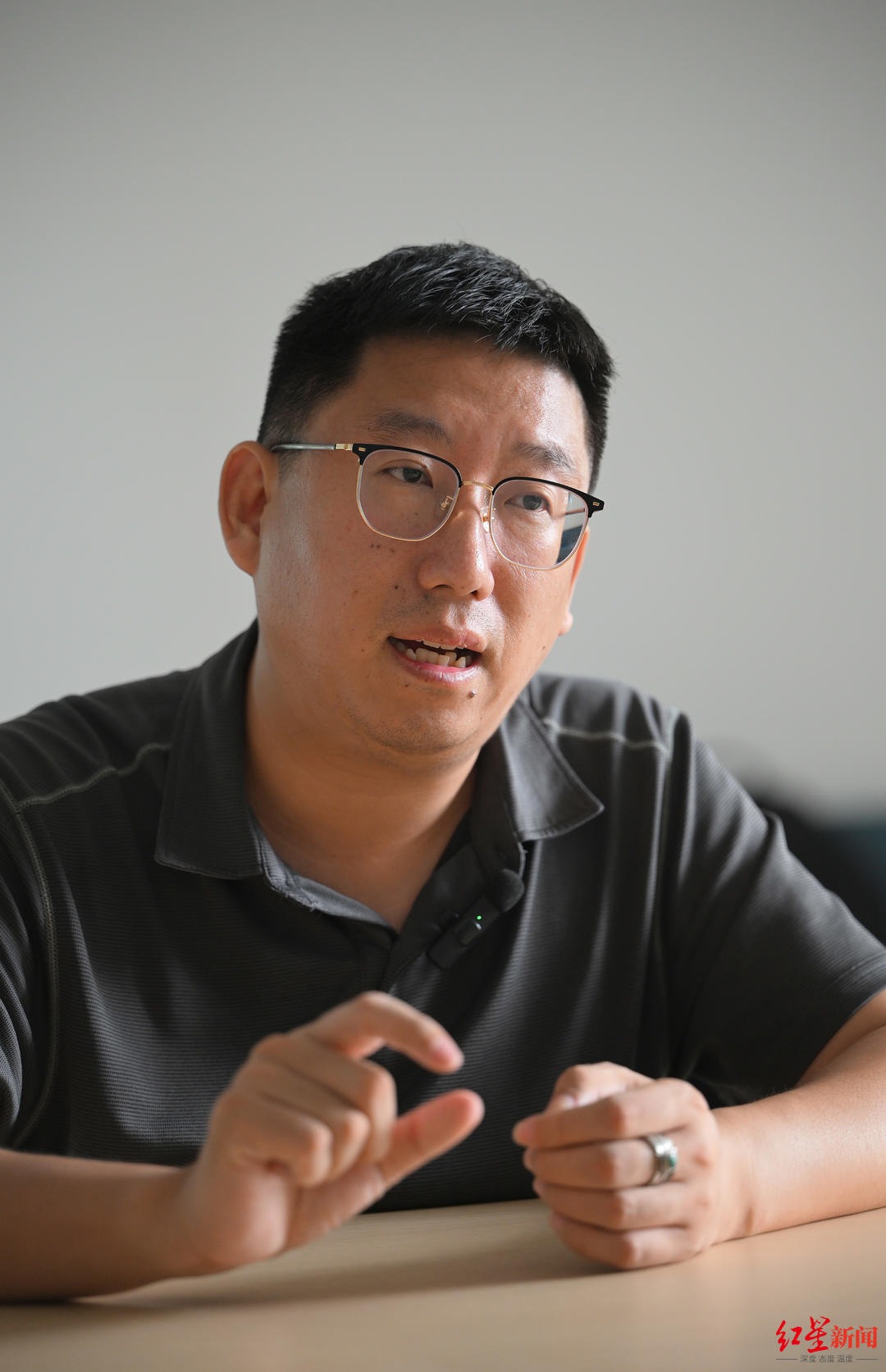 四川科幻世界杂志社有限公司副总编,《科幻世界》杂志主编拉兹