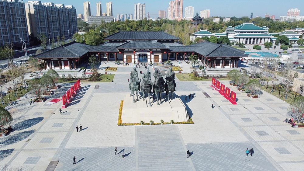 南阳卧龙岗文化园 图片来源:南阳日报