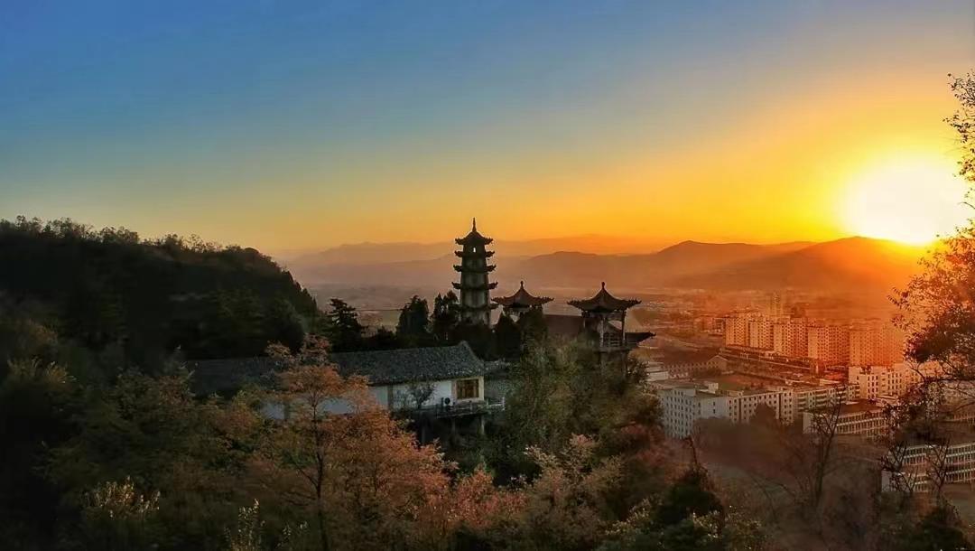定西临洮岳麓山风景区 临洮县文旅局供图