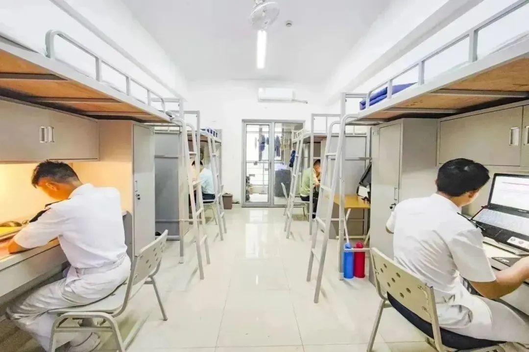 研究生学员宿舍环境