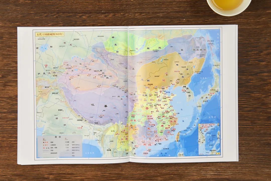 还有唐宋元明清,高清展现古代历朝疆域变迁,与盛世的繁荣.