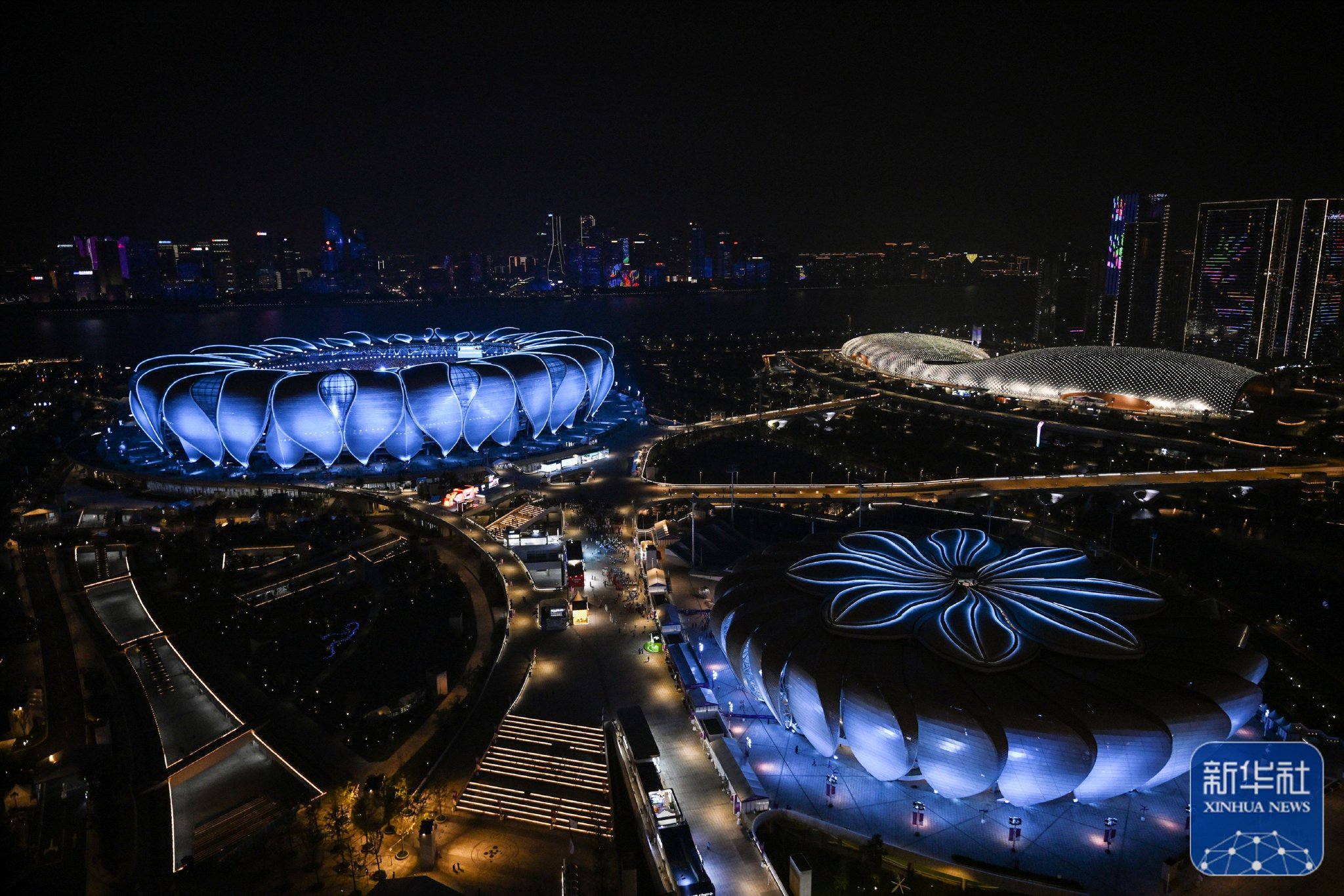 这是10月8日拍摄的杭州奥体中心体育场馆群.新华社记者 夏一方 摄