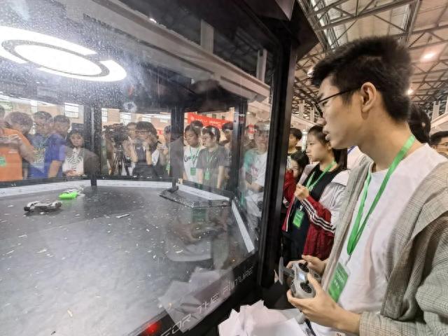 备战半马山东机器人“行者泰山”长出“耳朵”