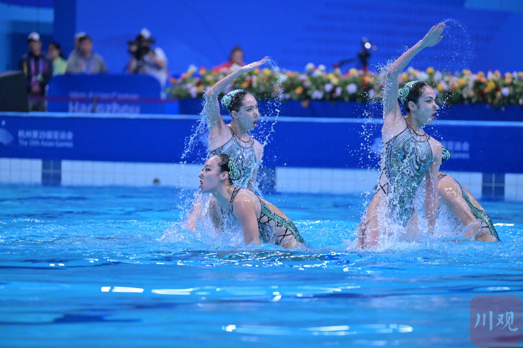 c视频丨杭州亚运会花样游泳集体项目中国队夺金 两名四川选手发挥出色