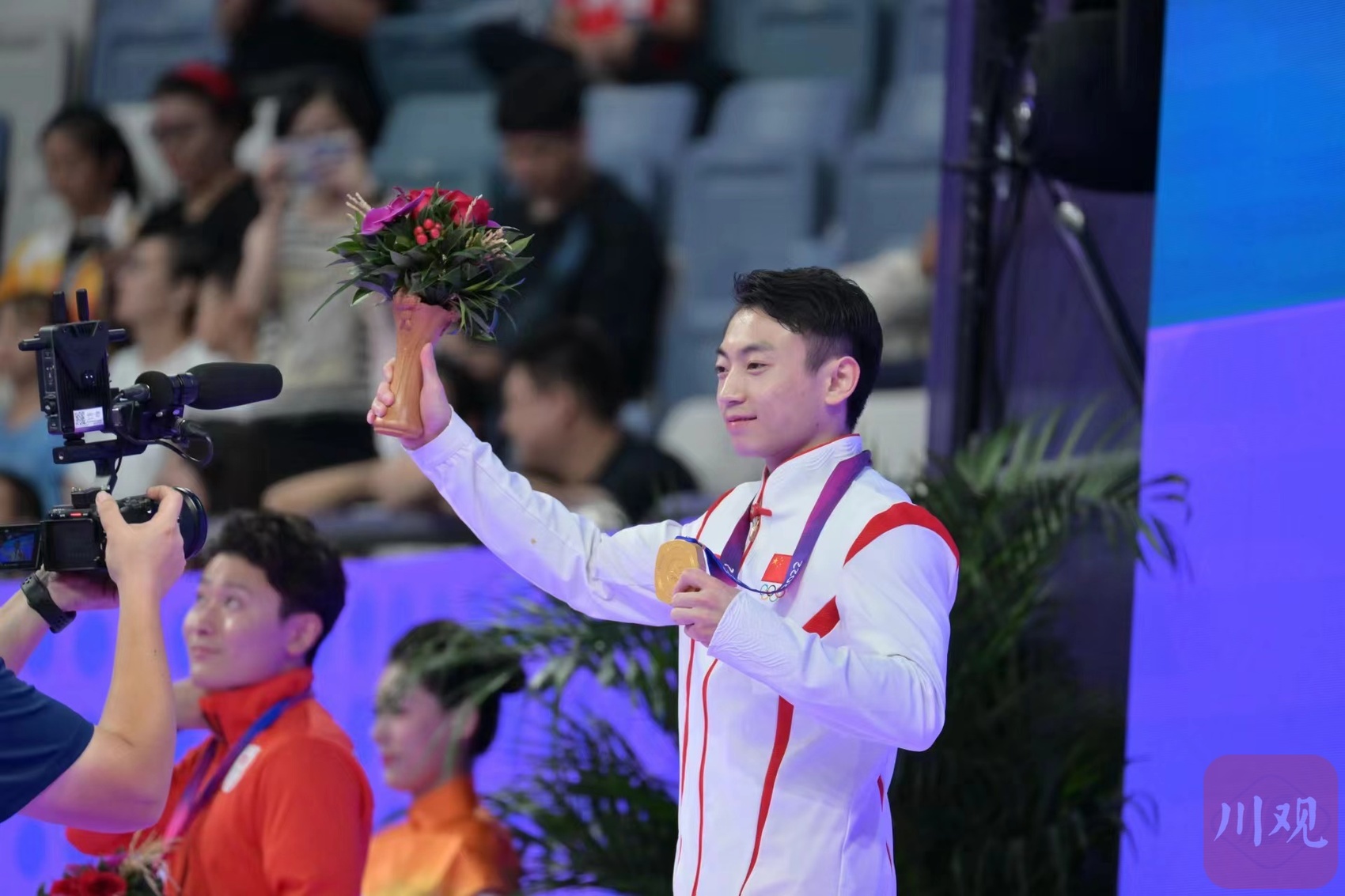 入选了杭州亚运会中国体育代表团,参加了体操,自行车,射击,龙舟,象棋