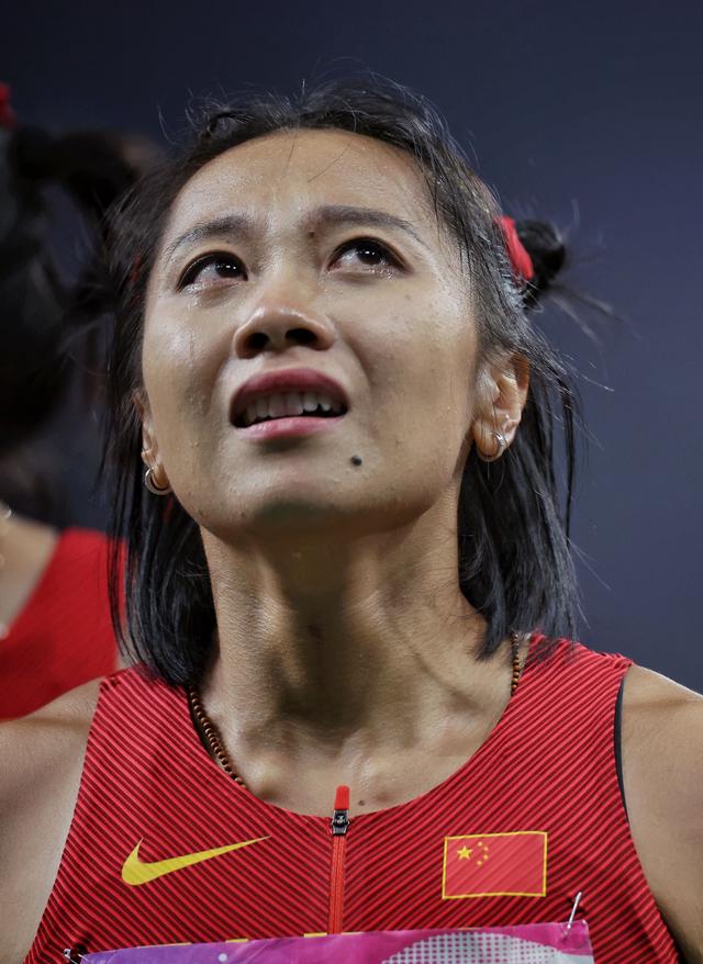 9月30日,杭州亚运会女子100米决赛,葛曼棋以11秒23夺得冠军,赛后激动
