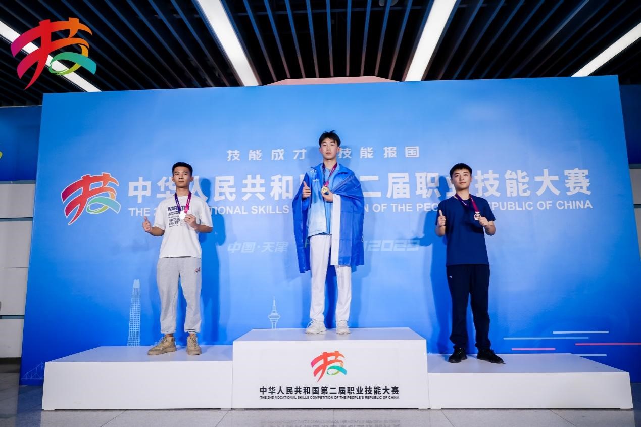 在持续的备赛和比赛过程中,蒋晨琪说自己深刻意识到"细节决定成败"的