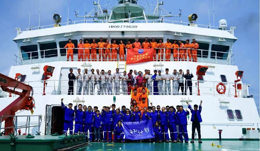 "海铃"侦听地球对面穿越来的幽灵信使,千根垂直线缆锚定南海海床方圆4