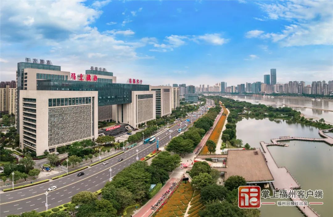 东部办公区"马上就办,真抓实干"八个大字十分醒目.林双伟 摄