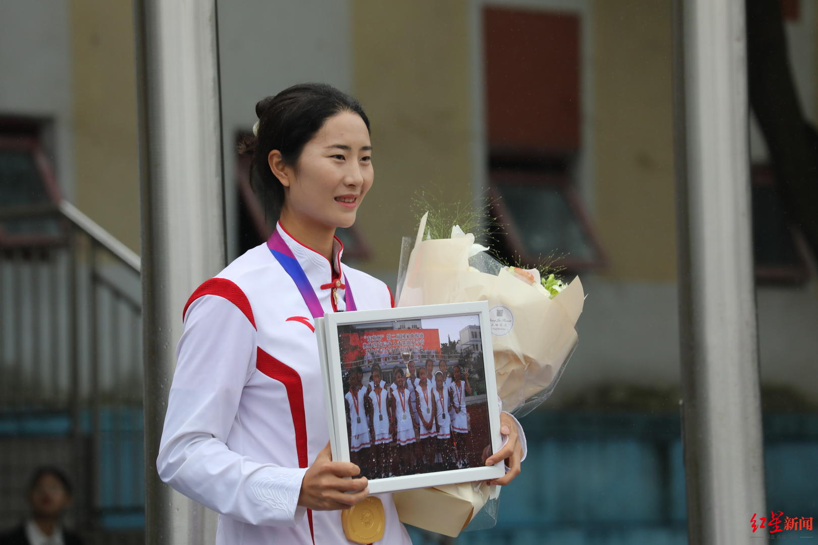 亚运冠军来啦女曲国手陈怡荣归绵竹母校分享夺冠之路还为学弟学妹上了