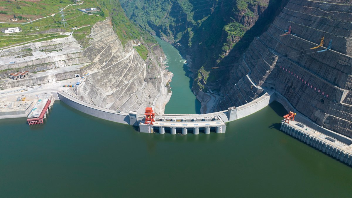 白鹤滩水电站大坝.许健 摄