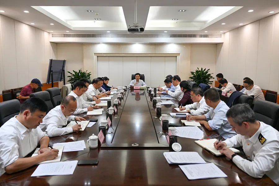 (10月11日下午,市委副书记,市长黎春秋调度怀化国际陆港建设.