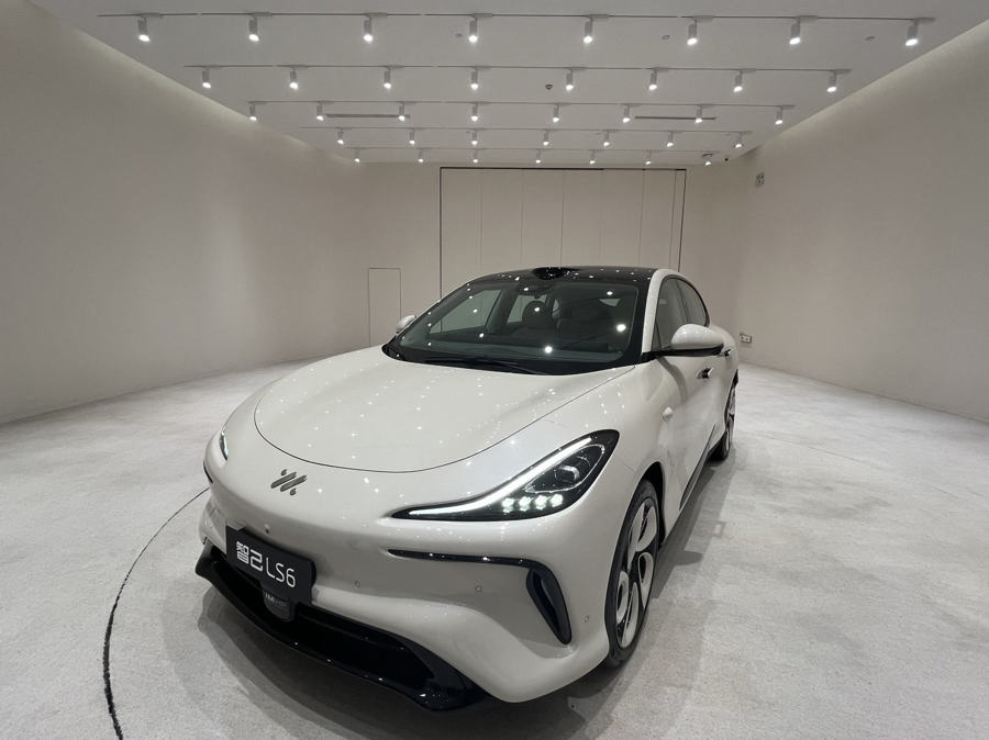 智己ls6实拍,吴丹璐摄智己汽车作为上汽集团战略转型的"第一军团"