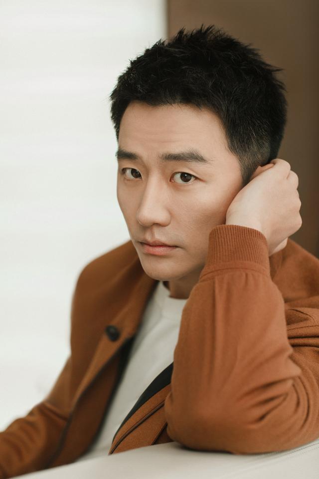 黄轩:每个演员都不愿意满足于现状丨人物_新浪财经_新浪网