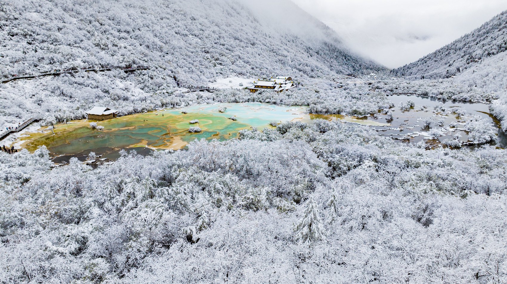 黄龙雪景.姜跃斌 摄