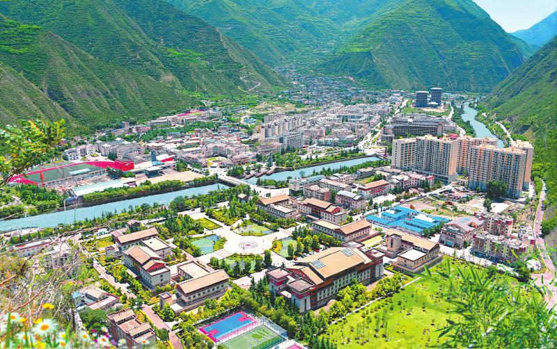 九寨沟县城全景.(图片由九寨沟县委宣传部提供)