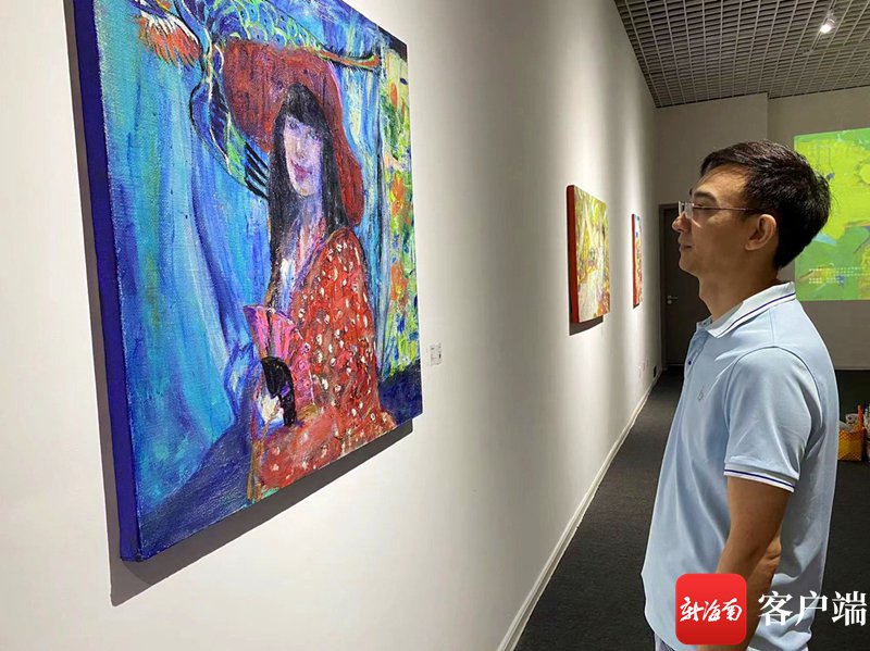 海南画家冯桂兰油画作品展在海口展出.记者 陈望 摄
