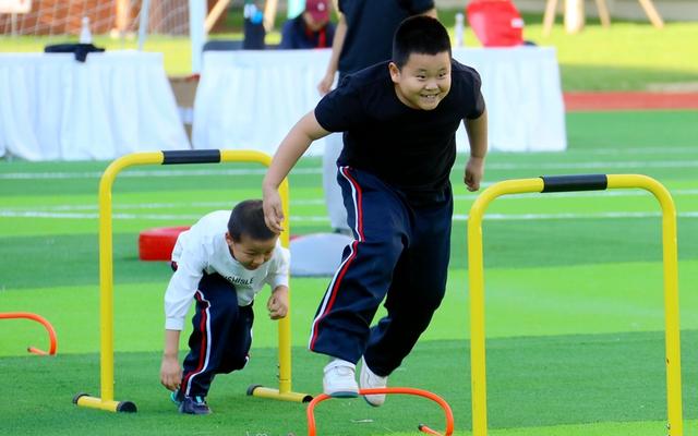 北京市青少年趣味运动会在通州举行,500余人参加|健身_新浪财经_新浪