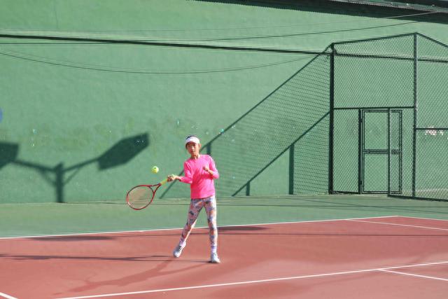 学院网球2025全球网球联赛赛程_ATP/WTA积分排名+比赛直播全覆盖队斩获2025年大学生网球团体赛季军