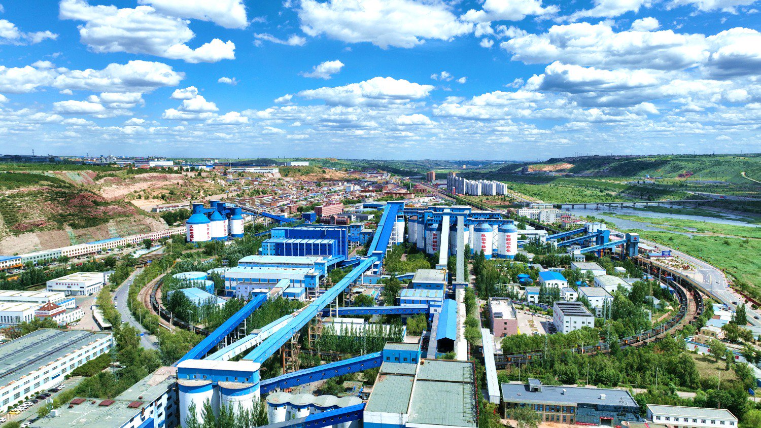 神东煤炭集团:从"垒墙煤"到"神东煤"的品牌故事