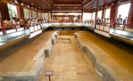 陕西西安华清宫唐星辰汤遗址.  新华社资料图片