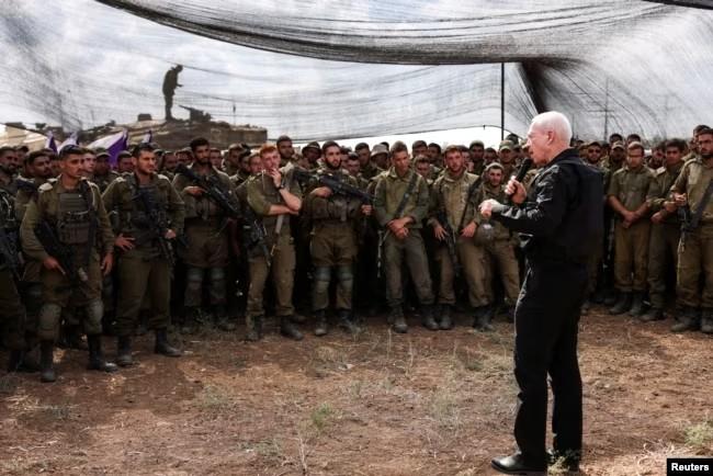 ▲以国防部长加兰特在加沙地带边境附近对士兵讲话
