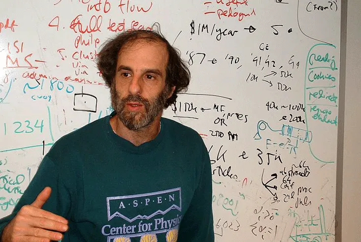 Ginsparg 现在是康奈尔大学的物理和信息科学教授。