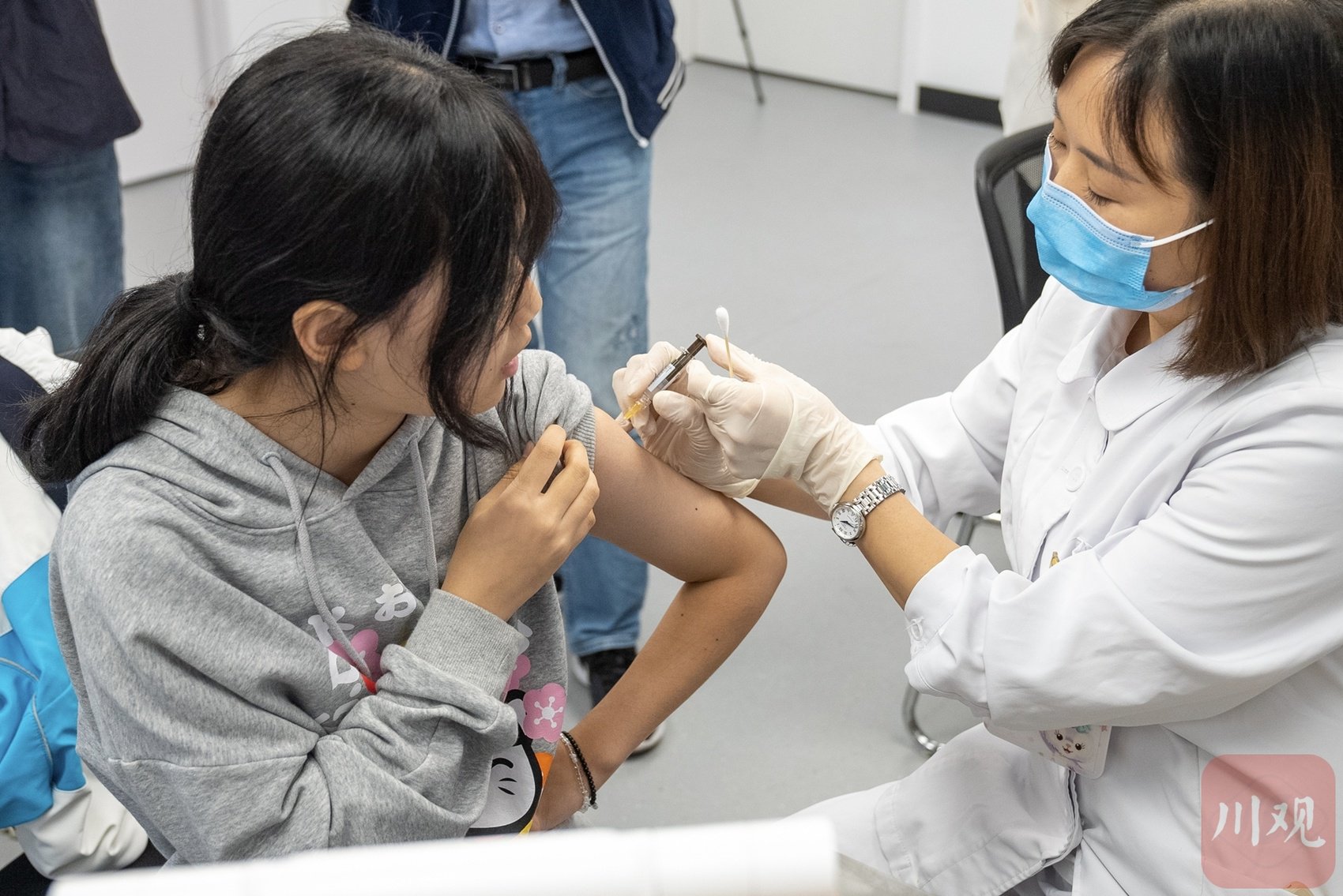 c视频|2023年成都市在校适龄女生hpv疫苗接种首针开打