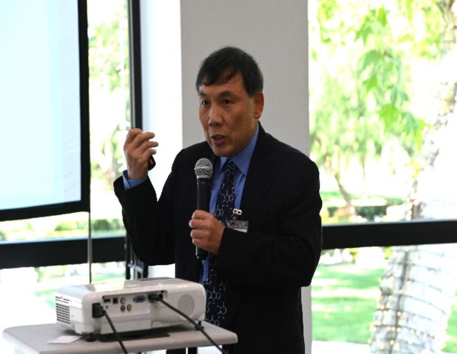 杰出科学与创新奖得主:胡云行