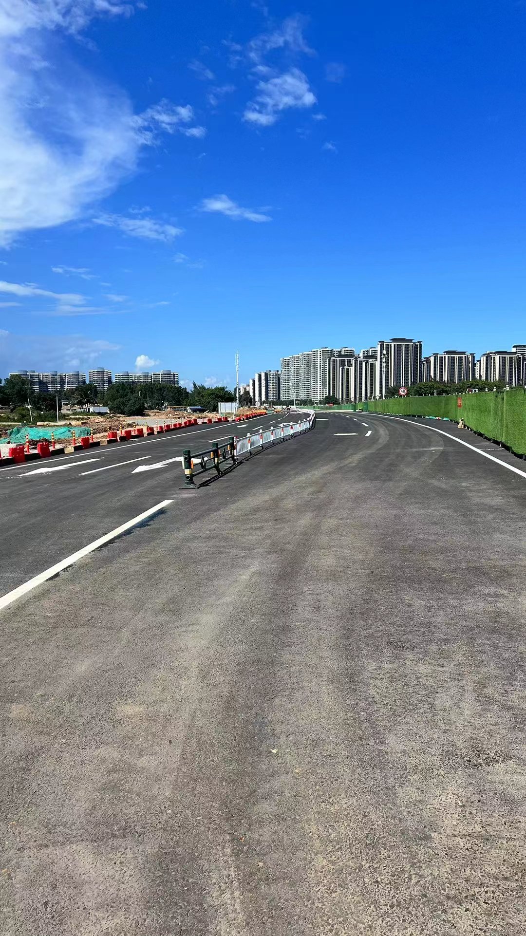 追踪:海口粤海大道部分道路已完工 交通状况明显改善|路段_新浪财经