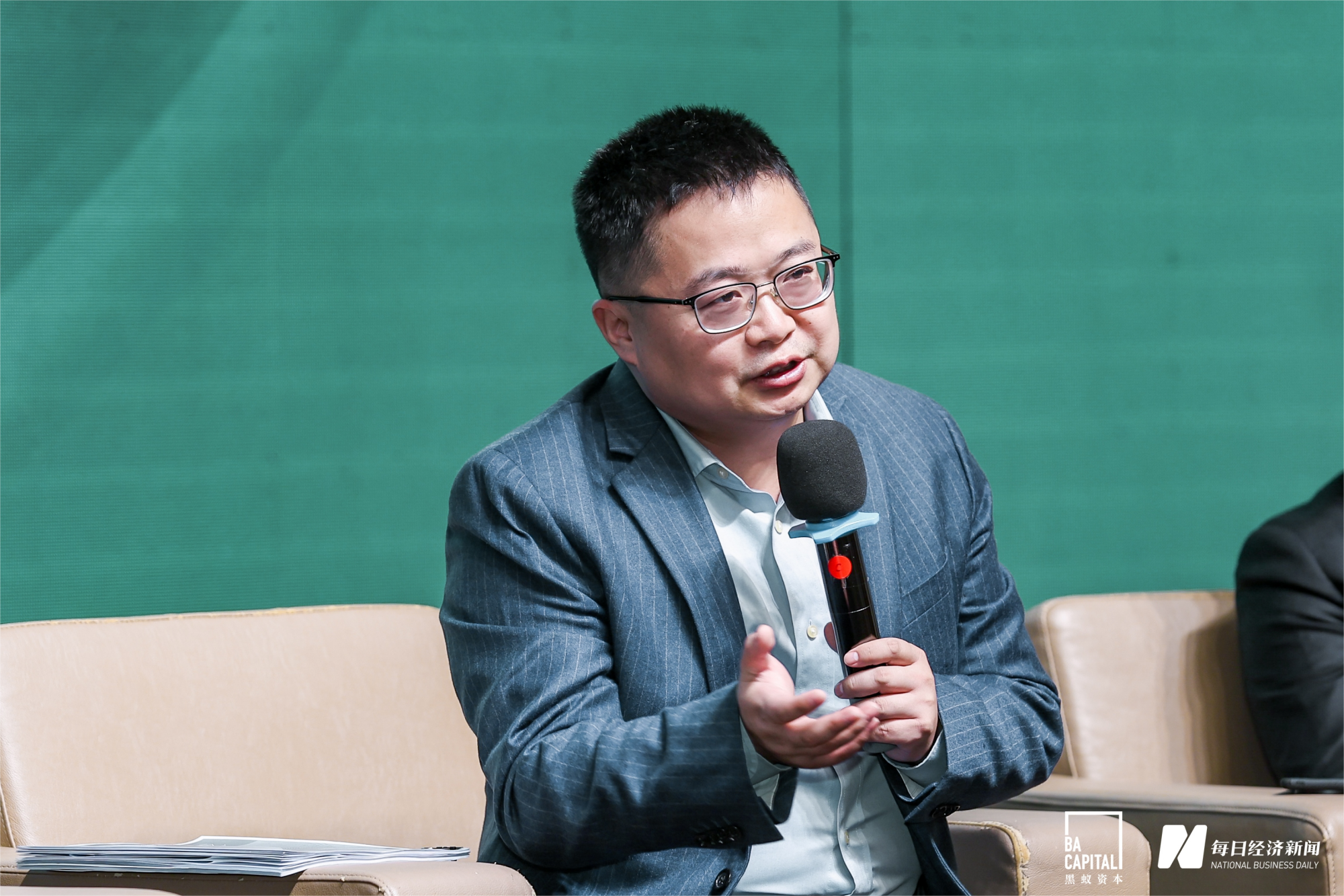 中国社会科学院社会学研究所经济与科技社会学研究室主任吕鹏 图片