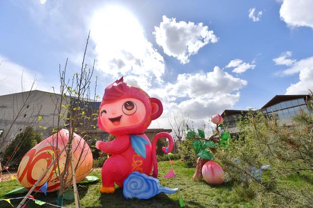 2021年4月16日,平谷世界休闲大会开幕,吉祥物"桃桃"在会场亮相.