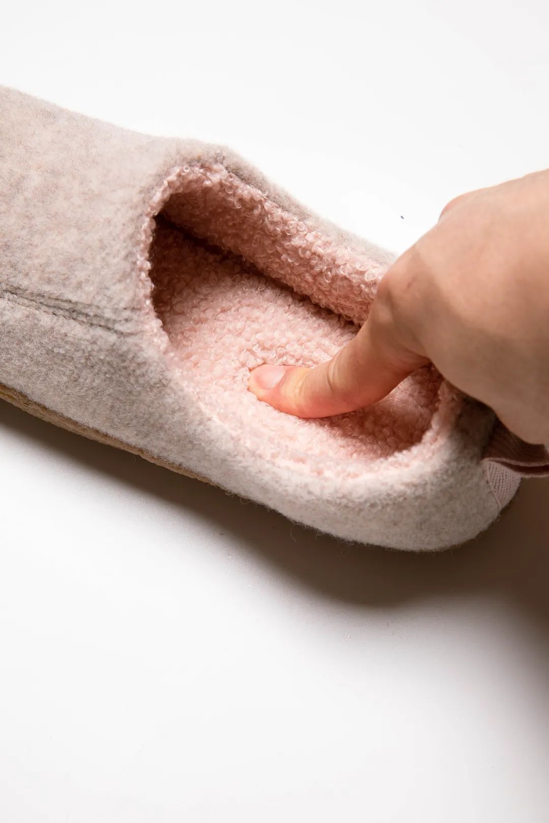 防滑静音毛毡鞋,保暖御寒,简约设计,质感高级,外穿,居家两用__财经