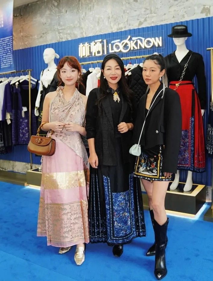 (左图:时尚达人顾零一,品牌创始人林栖女士,时尚达人ava foo)