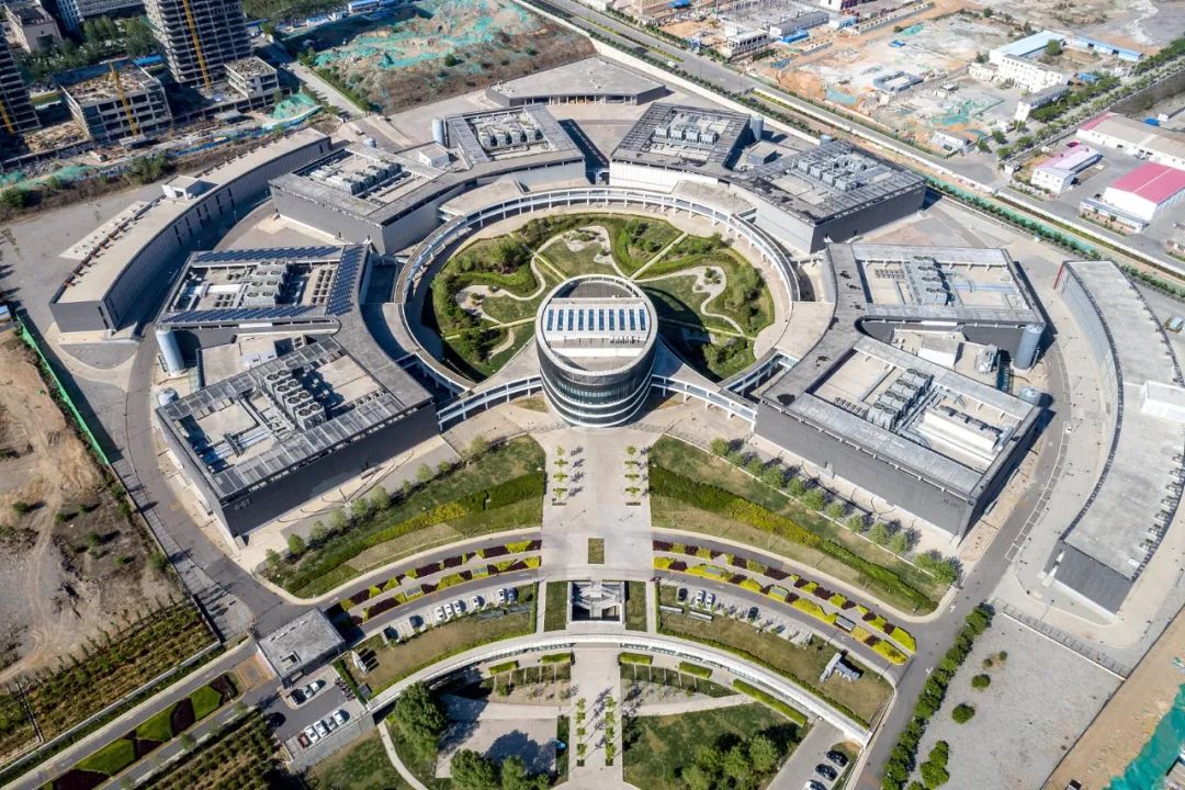 山西省阳泉市经济开发区东区,无人机航拍的百度云计算(阳泉)中心