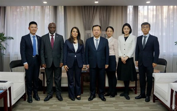 赵峰涛副署长会见联合国非洲经济委员会副执秘兼首席经济学家莫西