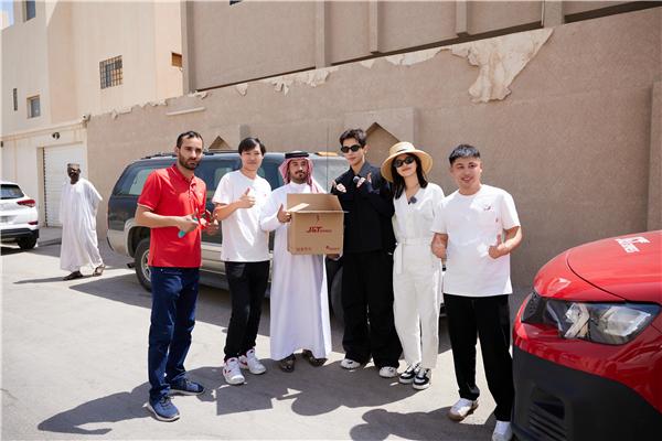 《花儿与少年·丝路季》今日开播,"花少团"开启沙特游学之旅_新浪财经